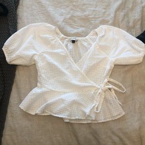 Universal Thread Puff sleeve wrap top size M